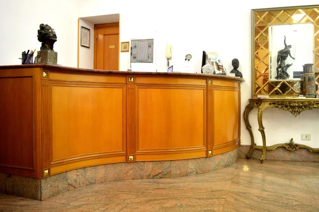 Lobby, Malaga, Rome