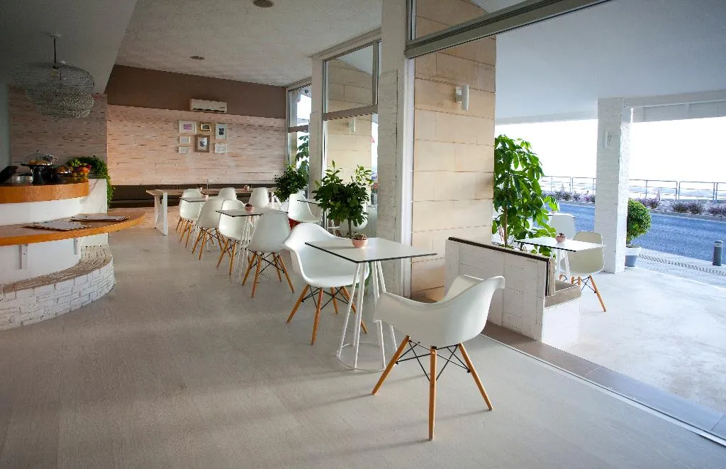 Restaurant, Costantiana Beach Hotel Apts, Cyprus