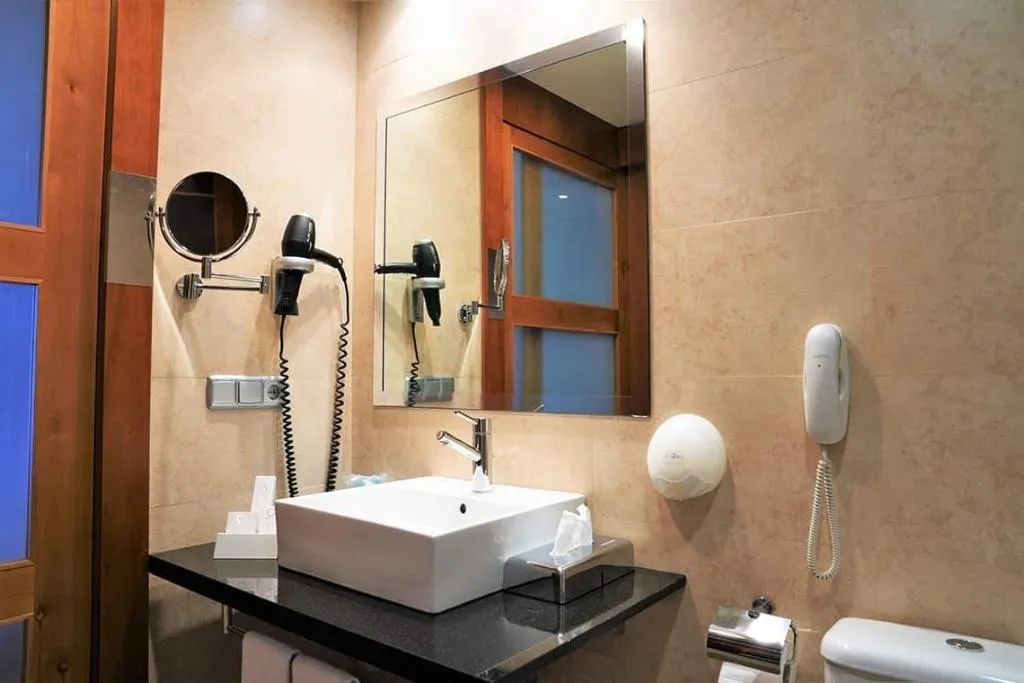 TRIPLE STANDARD Room, Port Valencia Azafata, Valencia