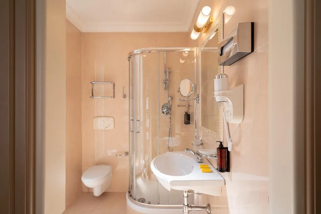 Room, Villa Glori, Rome