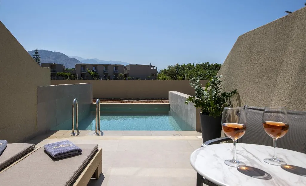 JUNIOR SUITE WITH PRIVATE POOL Room, Vantaris Luxury Beach Resort, Crete