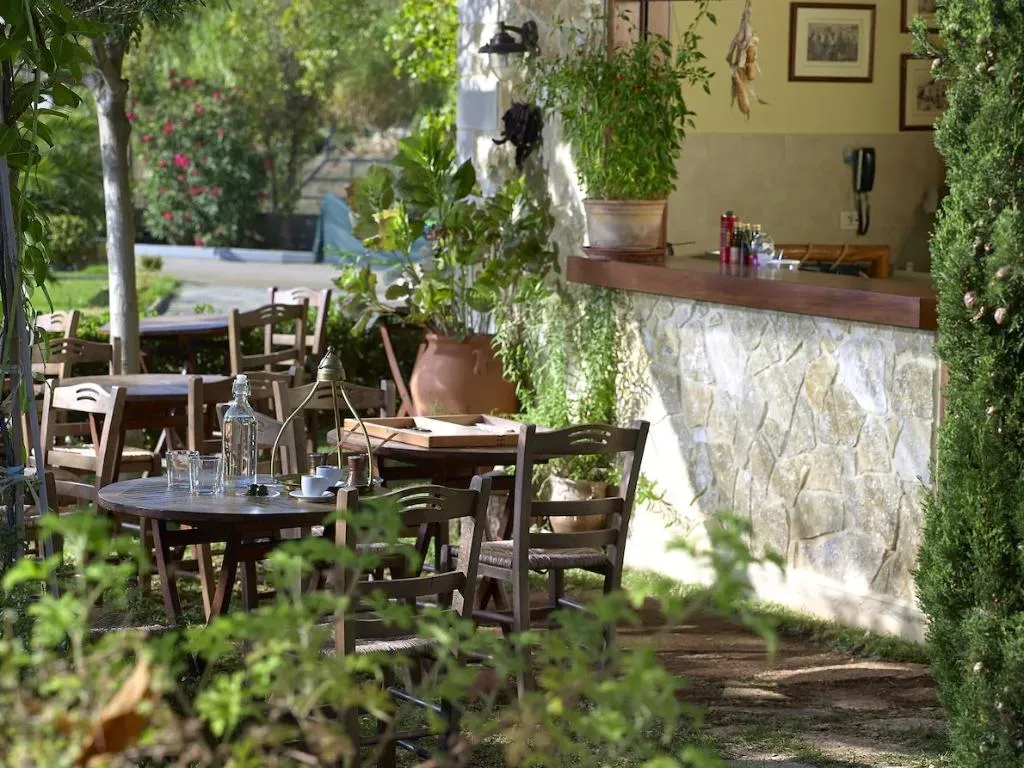 Bar, Minoa Palace Resort & Spa, Crete