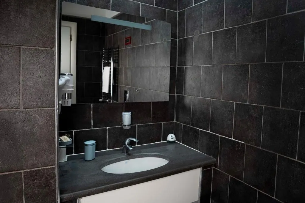 Room, Yacht Club Angioino, Naples