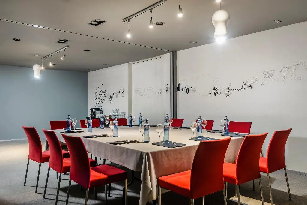 Conferences, Ikonik Angli, Barcelona