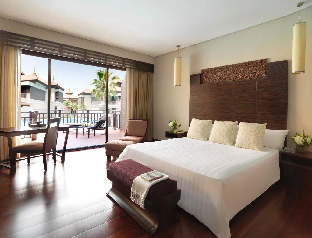 Double or Twin PREMIER Room, Anantara The Palm Dubai Resort, Dubai
