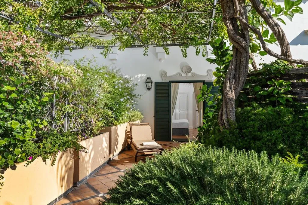 Room, Punta Regina, Naples