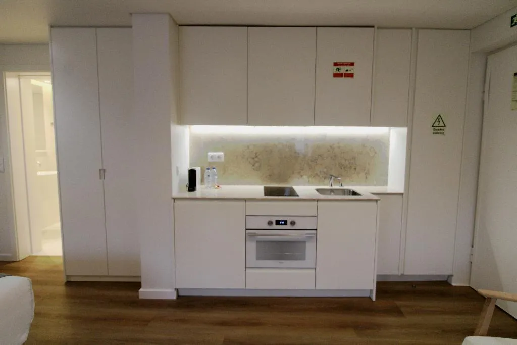 STUDIO KING SIZE BED Room, Rossio Garden Suites, Lisbon