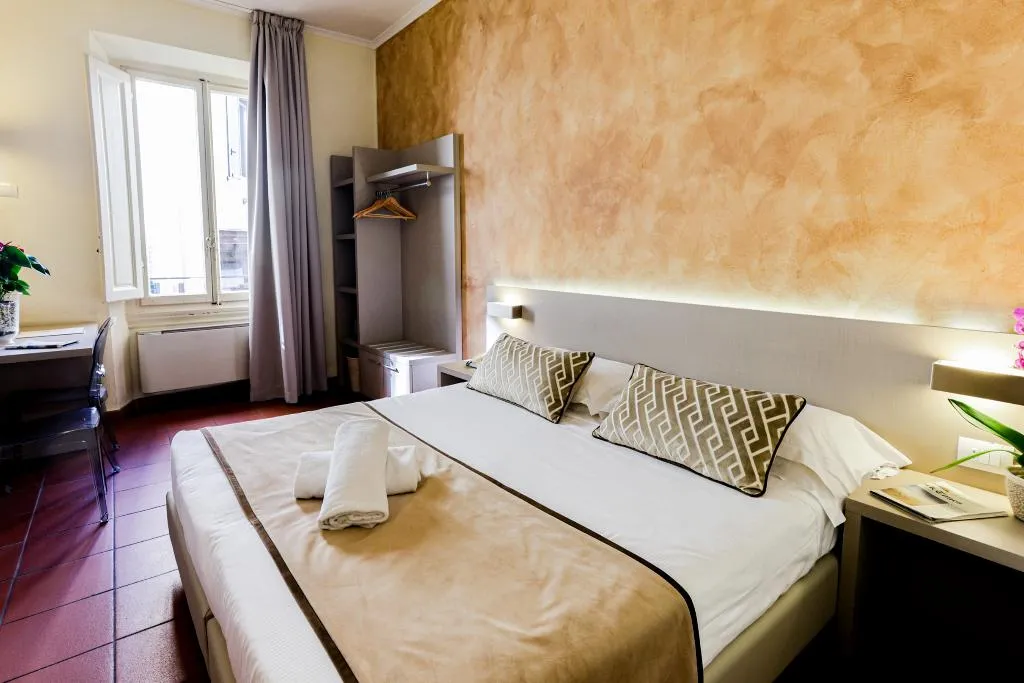DOUBLE STANDARD Room, Albergo Firenze, Florence