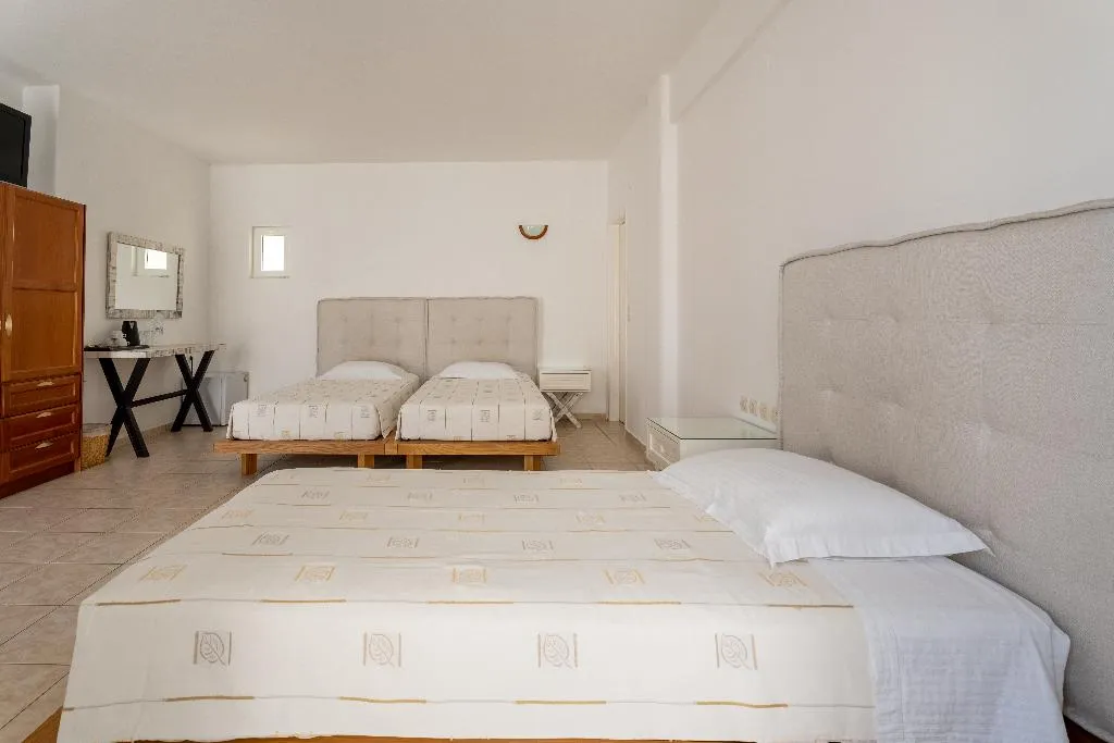 TRIPLE STANDARD Room, Lofos Village, Santorini