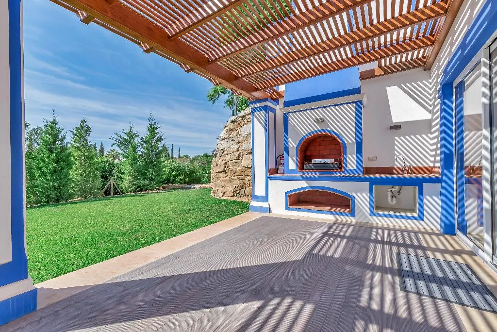 VILLA FIVE BEDROOMS WITH PRIVATE POOL Room, Shantivillas, Algarve