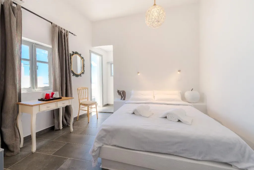 Double or Twin SEA VIEW Room, Katris Apartments, Santorini