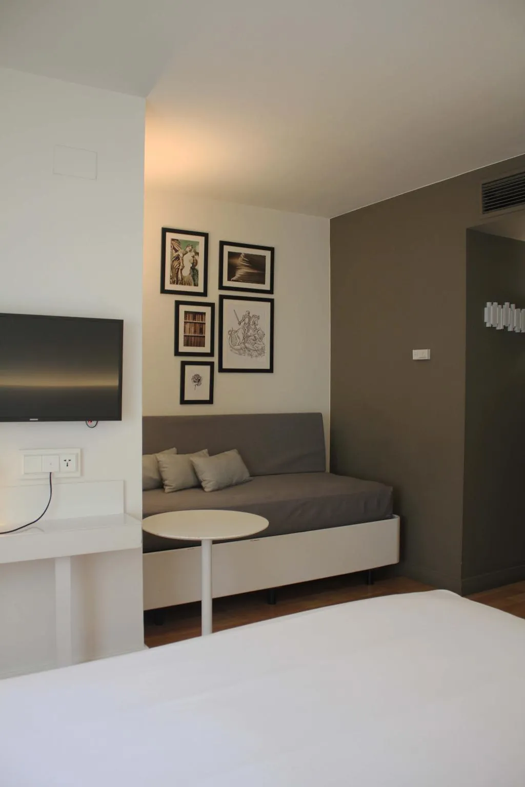 Double or Twin SUPERIOR Room, Pol & Grace Hotel, Barcelona