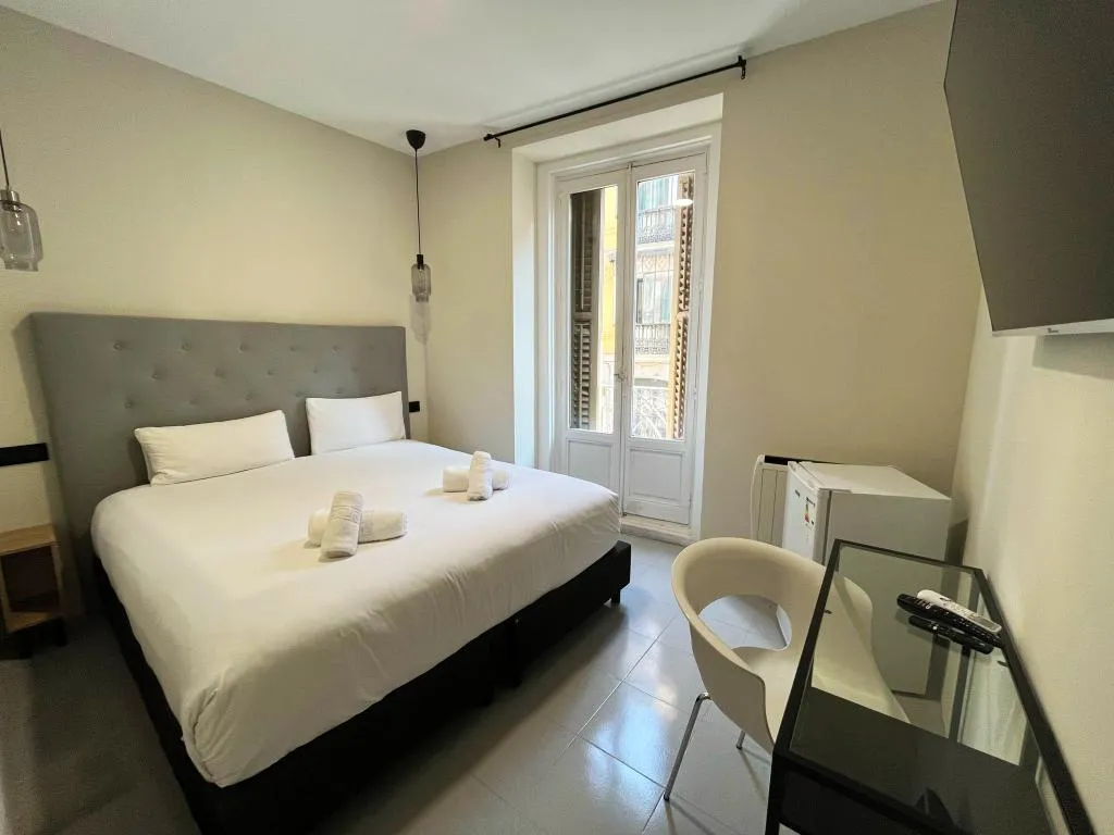 DOUBLE STANDARD Room, Montera Center Madrid, Madrid
