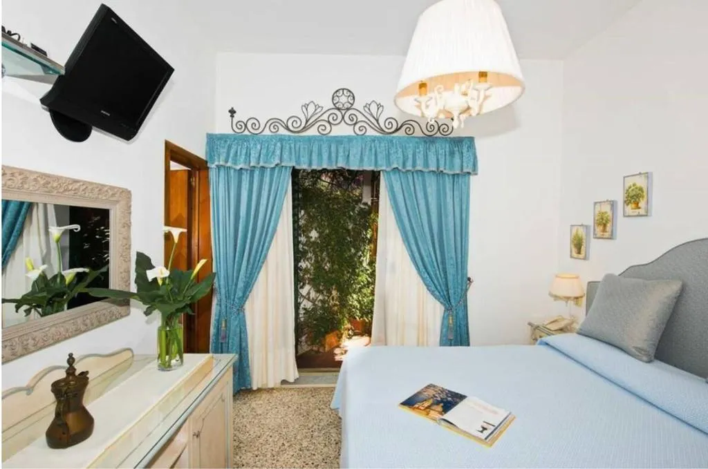 Room, Hotel Pellegrino, Naples