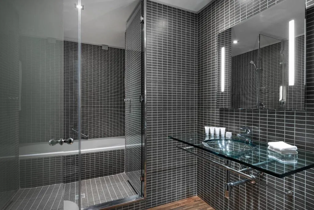 Room, AC Milano, Milan