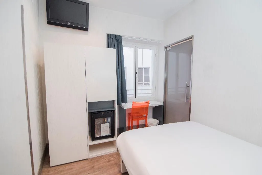 DOUBLE SINGLE USE ECONOMY Room, Petit Palace Canalejas, Seville