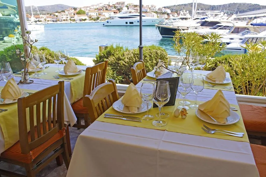 Restaurant, MArina Frapa hotel Kopno, Split