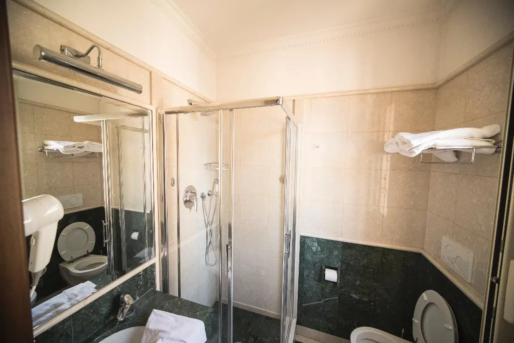 Room, Donatello, Rome