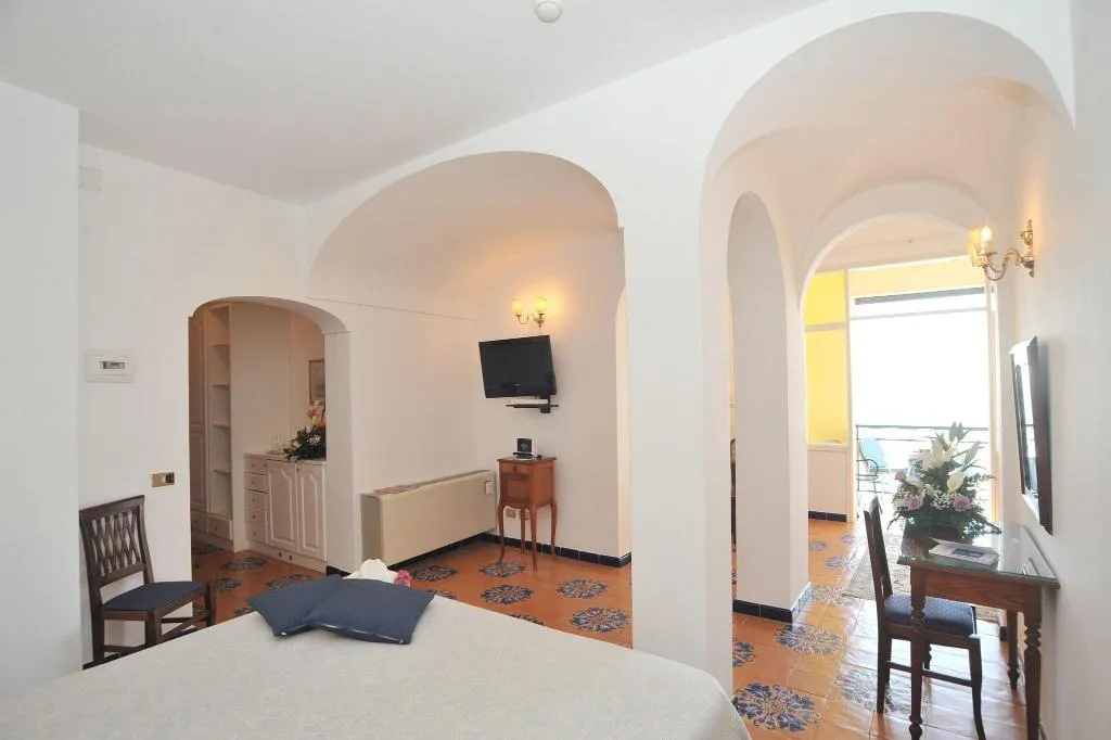 JUNIOR SUITE SEA VIEW WITH BALCONY Room, Belvedere, Naples