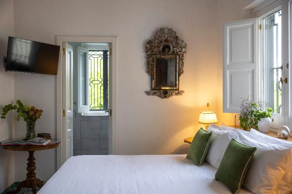 Room ONE BEDROOM ONE BATHROOM Room, Villa De Cillis Carafa, Naples