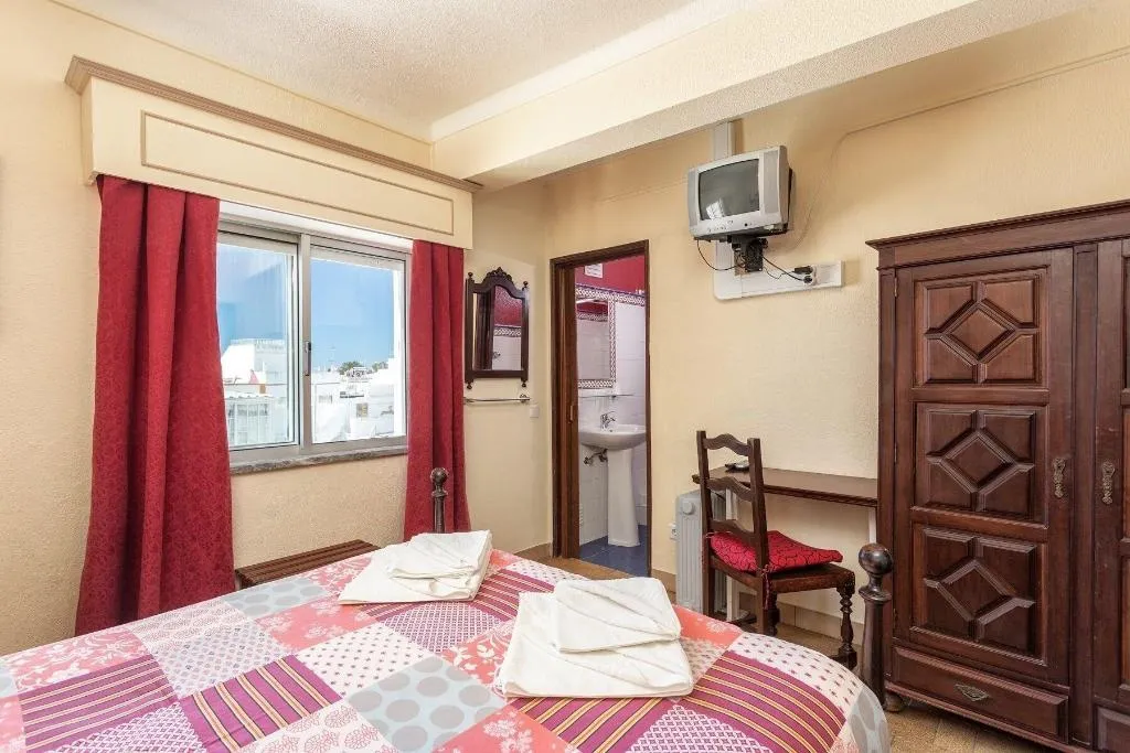 Room, Pension Bicuar, Algarve