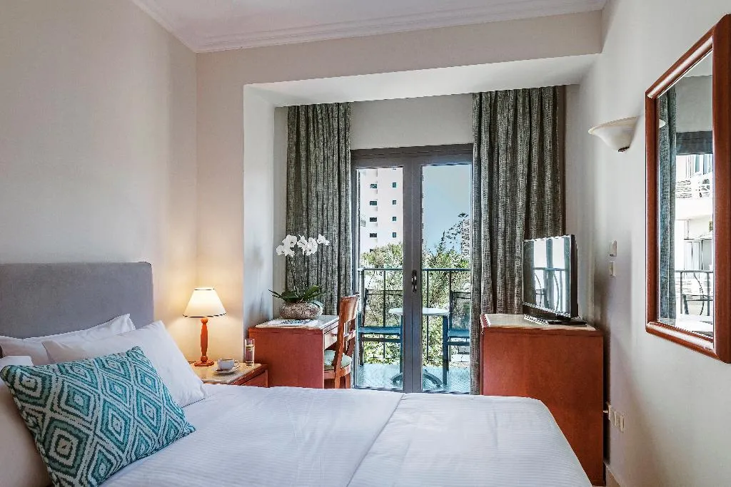 Double or Twin SIDE SEA VIEW WITH BALCONY Room, Mitsis La Vita, Rhodes