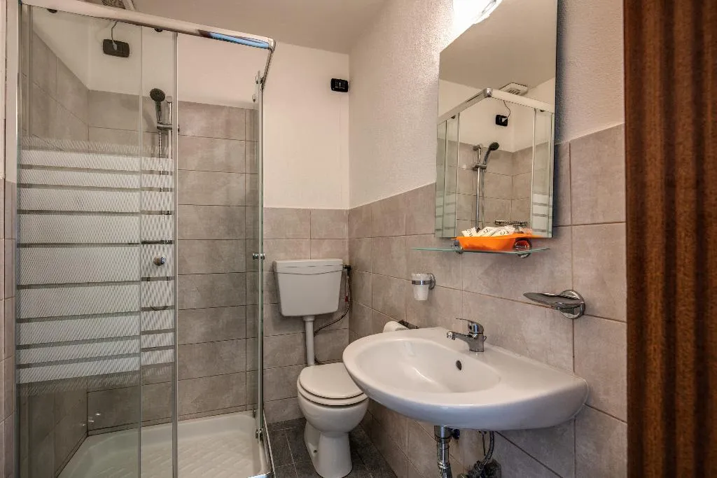DOUBLE ECONOMY Room, Basilea, Florence