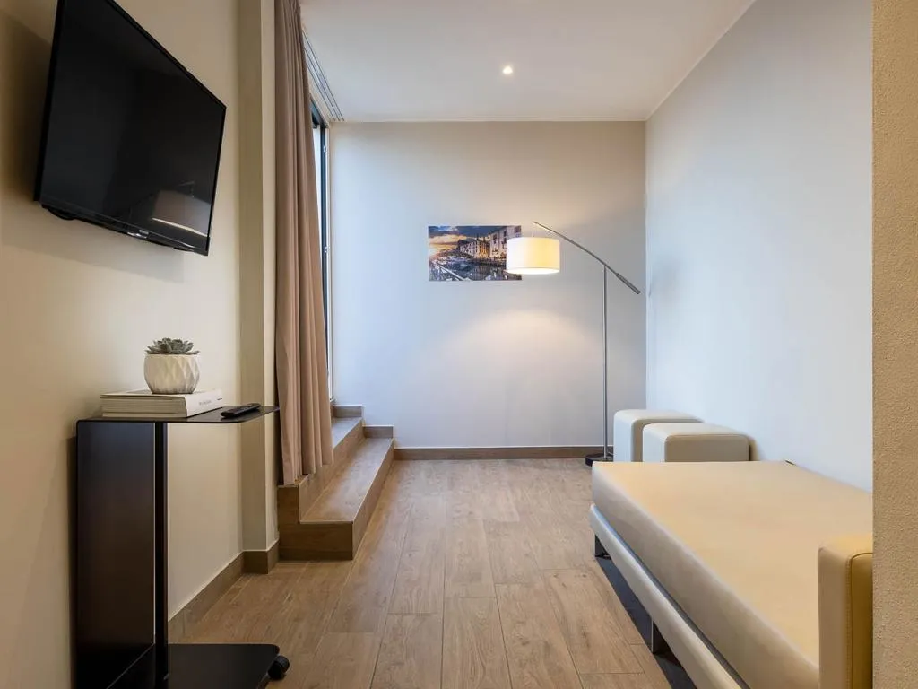 SUITE WITH VIEWS Room, iH Hotels Milano Ambasciatori, Milan