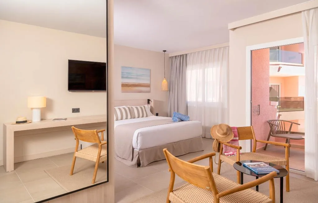 JUNIOR SUITE PREMIUM Room, AQUA Hotel The Breeze & Spa - Adults Only +18, Costa Brava