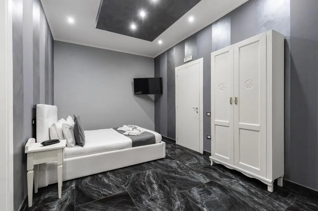 Room, Hotel Palace Napoli, Naples
