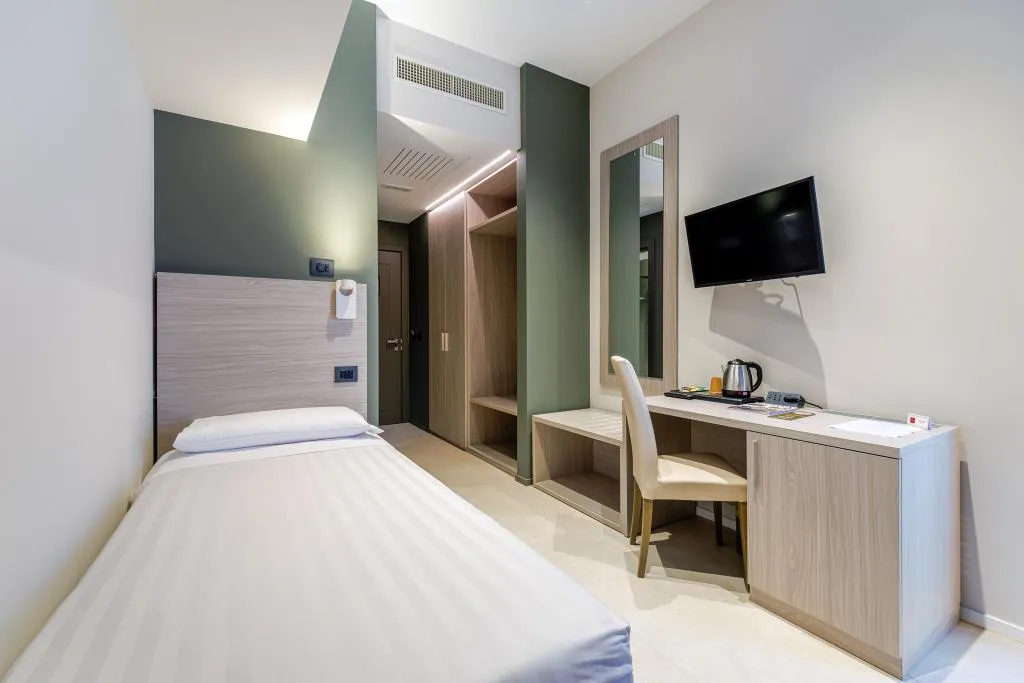 SINGLE ONE BED Room, Casa San Giuseppe (Roma San Giovanni), Naples