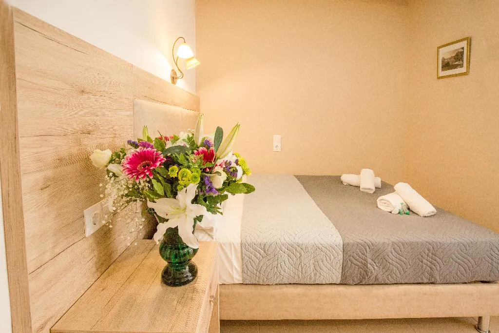STUDIO SUPERIOR POOL VIEW Room, Mastorakis Studios, Crete