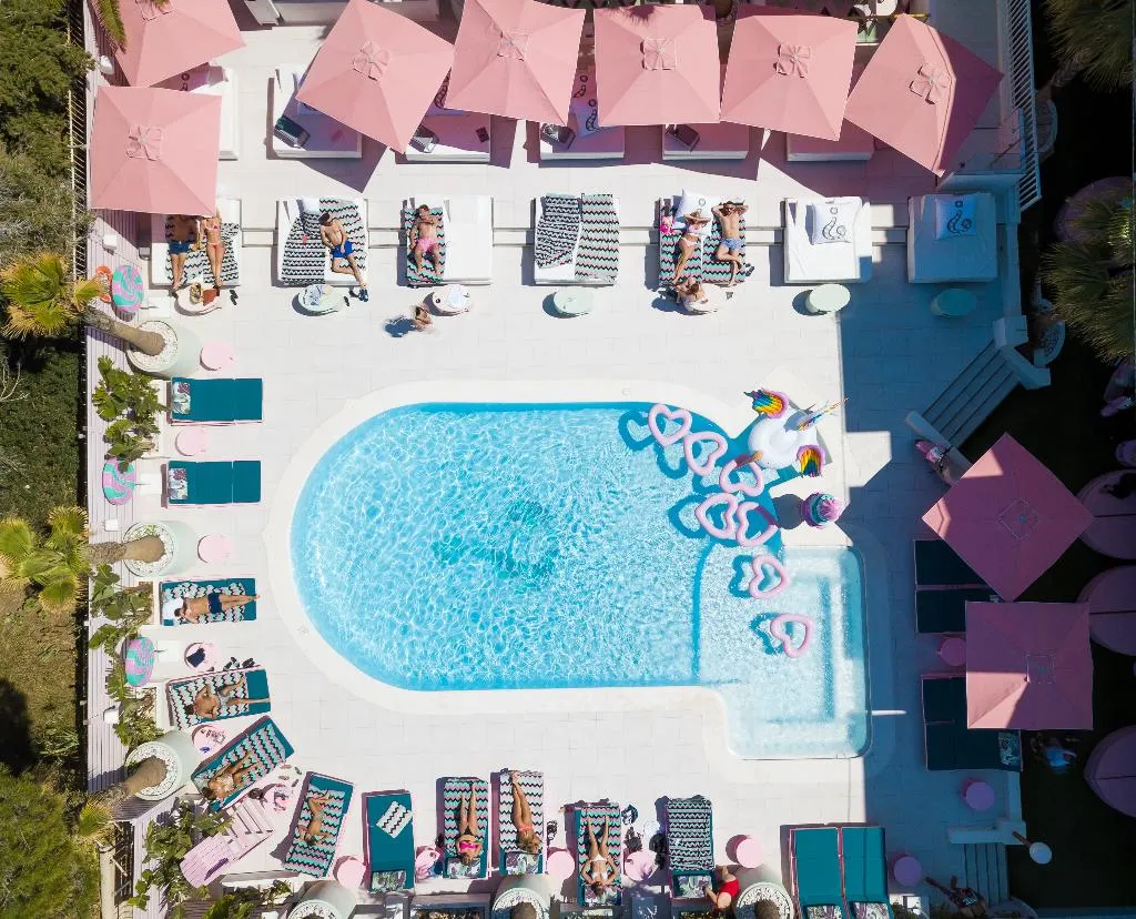 Pool, Wi-Ki-Woo, Ibiza