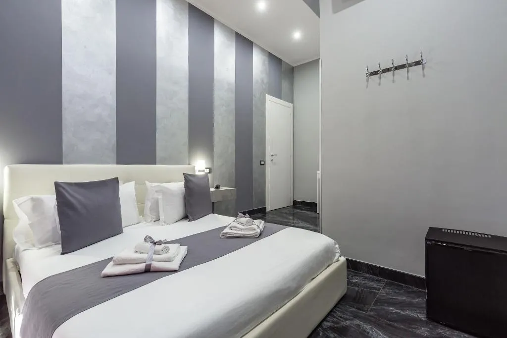 DOUBLE ECONOMY Room, Hotel Palace Napoli, Naples