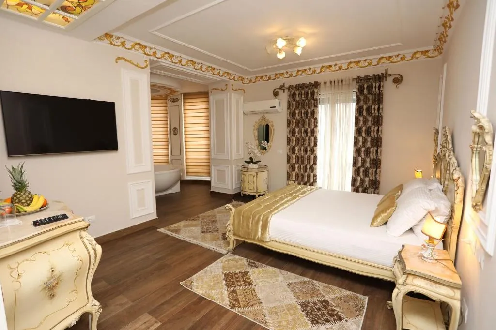 Room, Empire Hotel, Durres