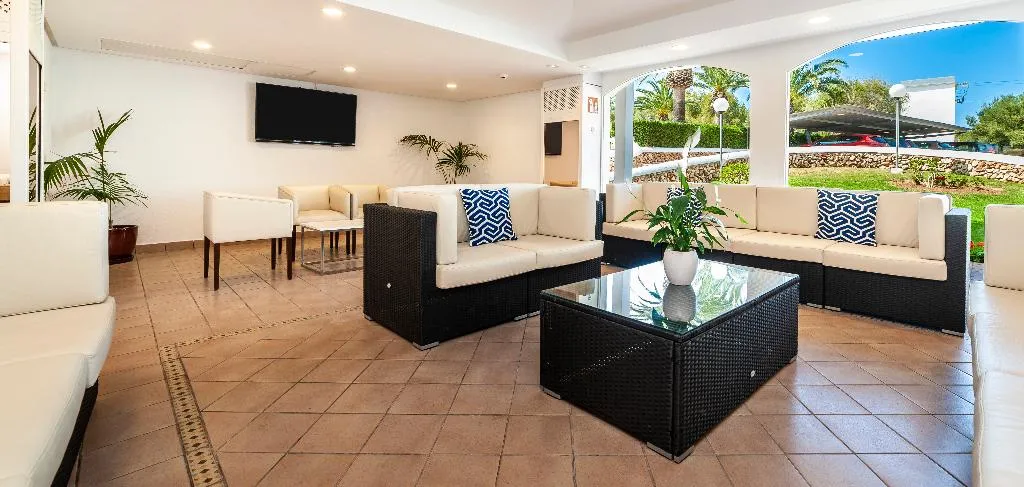 Lobby, Globales Cala'n Blanes, Menorca