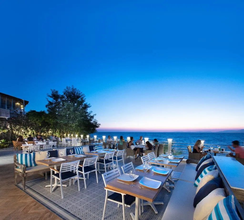 Terrace, Charisma De Luxe Hotel, Izmir