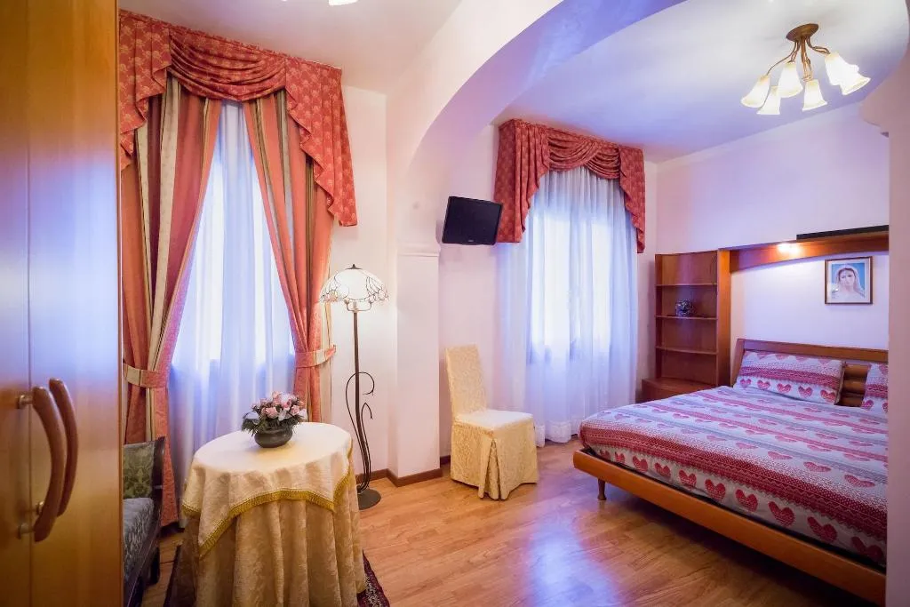 Room, Hotel Fabrizio, Venice