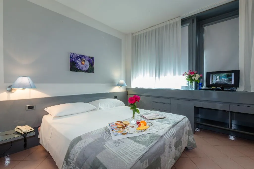 Room, Hotel Alfieri, Milan