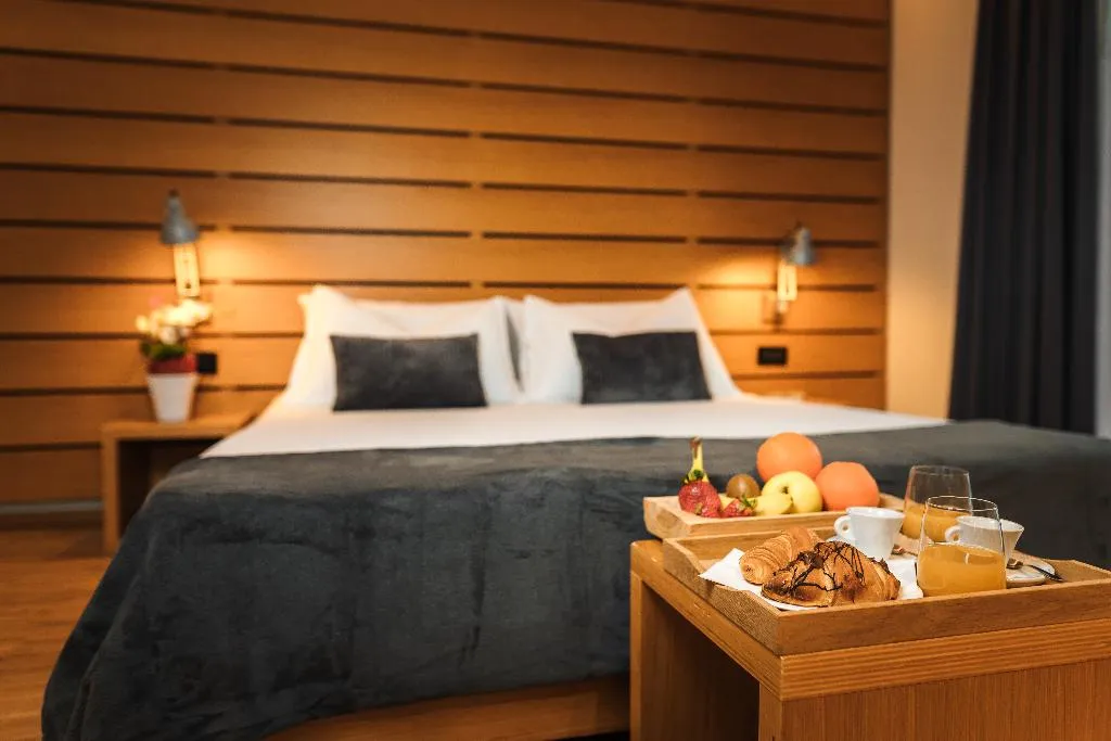 Room, Lake Front Hotel Mirage, Milan