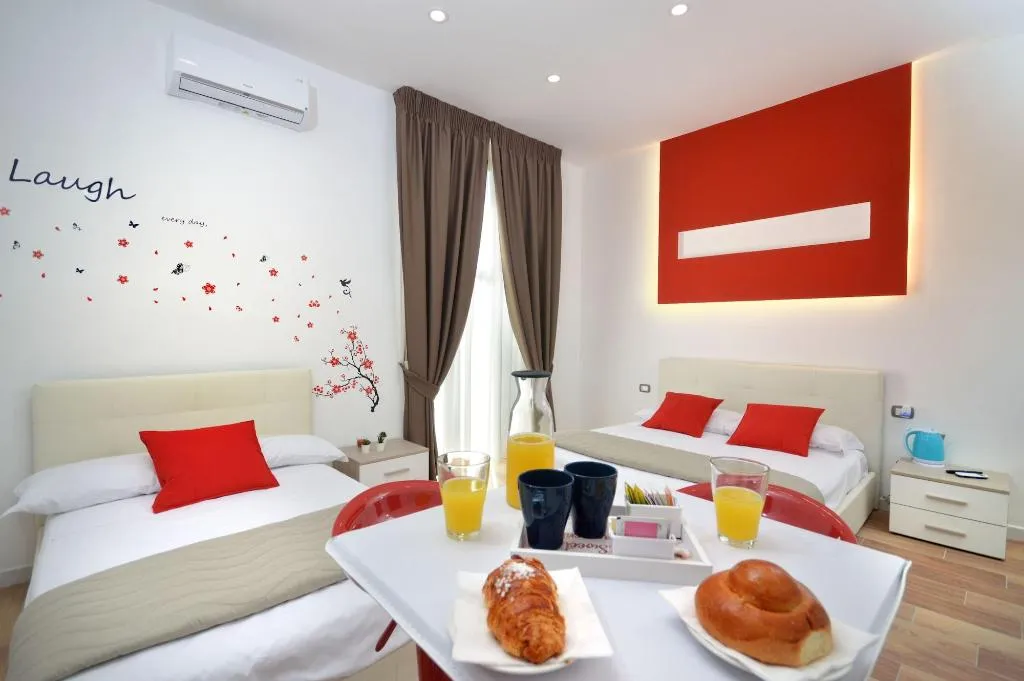 Room, B&B Central Station Napoli, Naples
