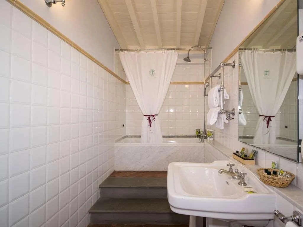 Room, Loggiato Dei Serviti, Florence