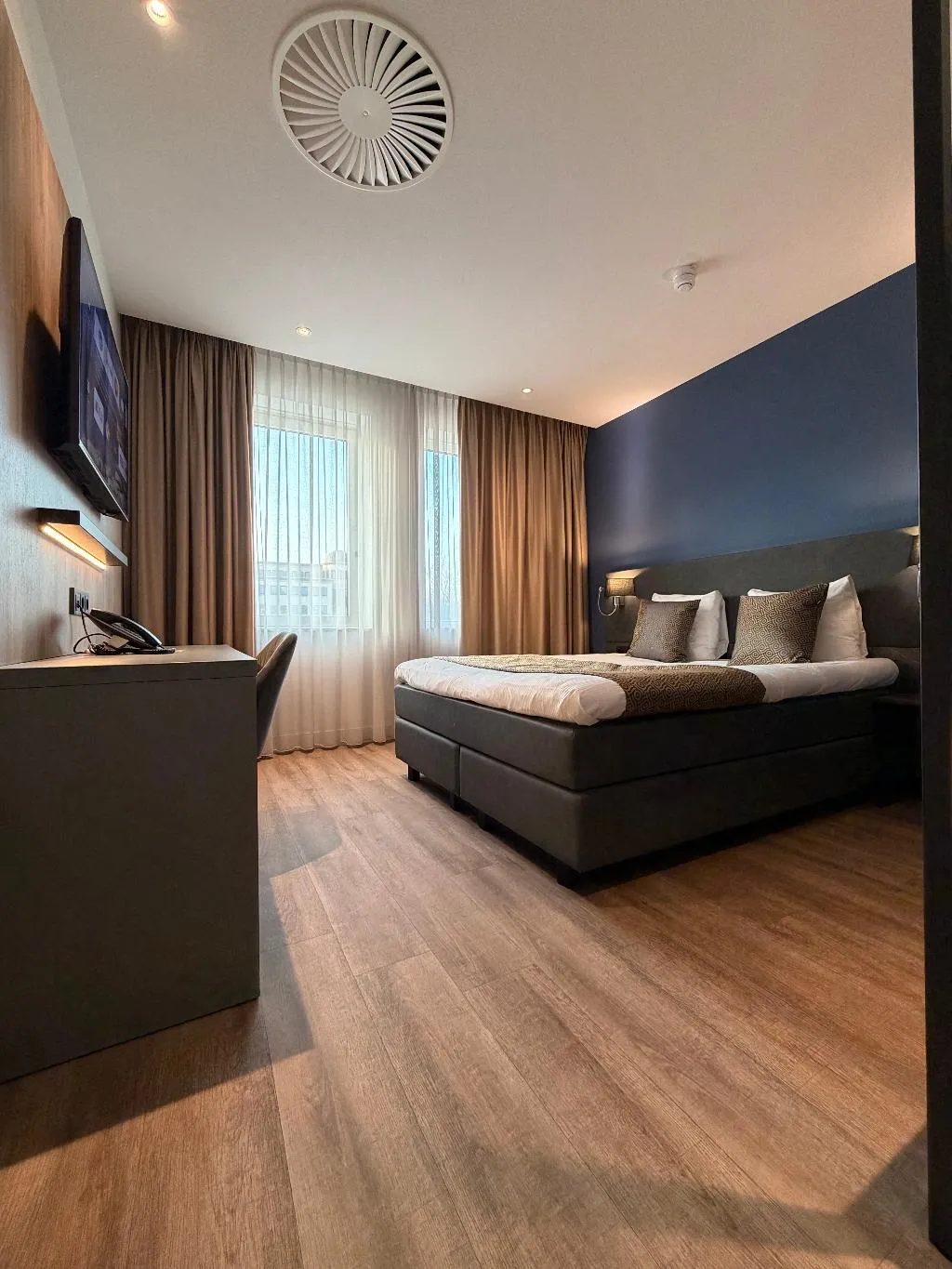 DOUBLE STANDARD Room, OZO Hotels Antares Amsterdam Schiphol Airport, Amsterdam