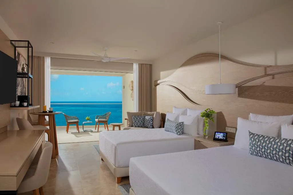 JUNIOR SUITE DELUXE OCEAN FRONT Room, Breathless Cancun Soul Resort & Spa, Cancun Area
