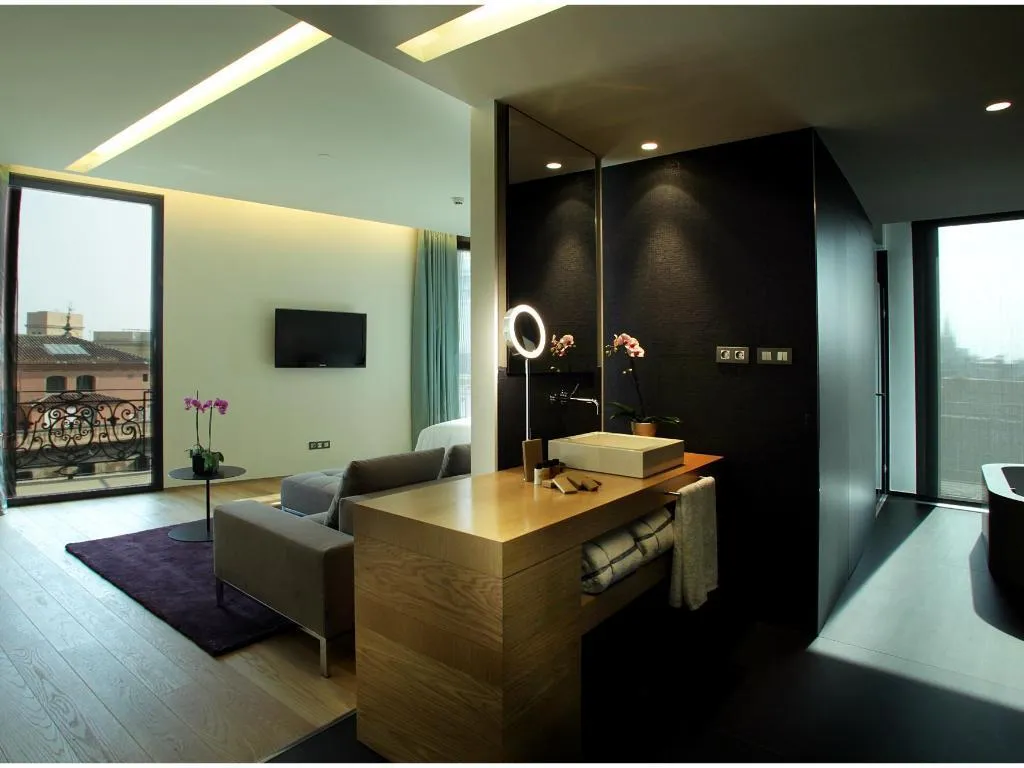 JUNIOR SUITE DELUXE Room, Ohla Barcelona, Barcelona