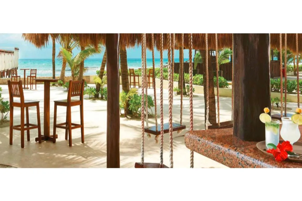 Bar, El Dorado Casitas Royale Spa Resorts All Inclusive, Cancun Area