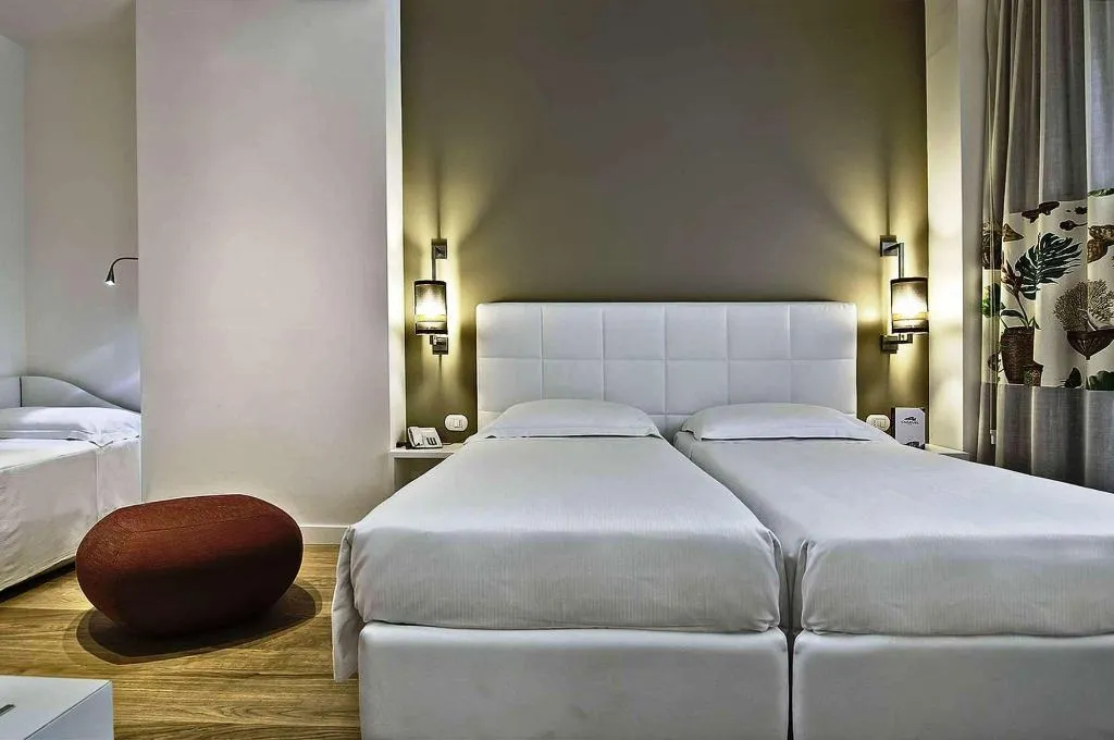 TRIPLE STANDARD Room, Caravel, Rome