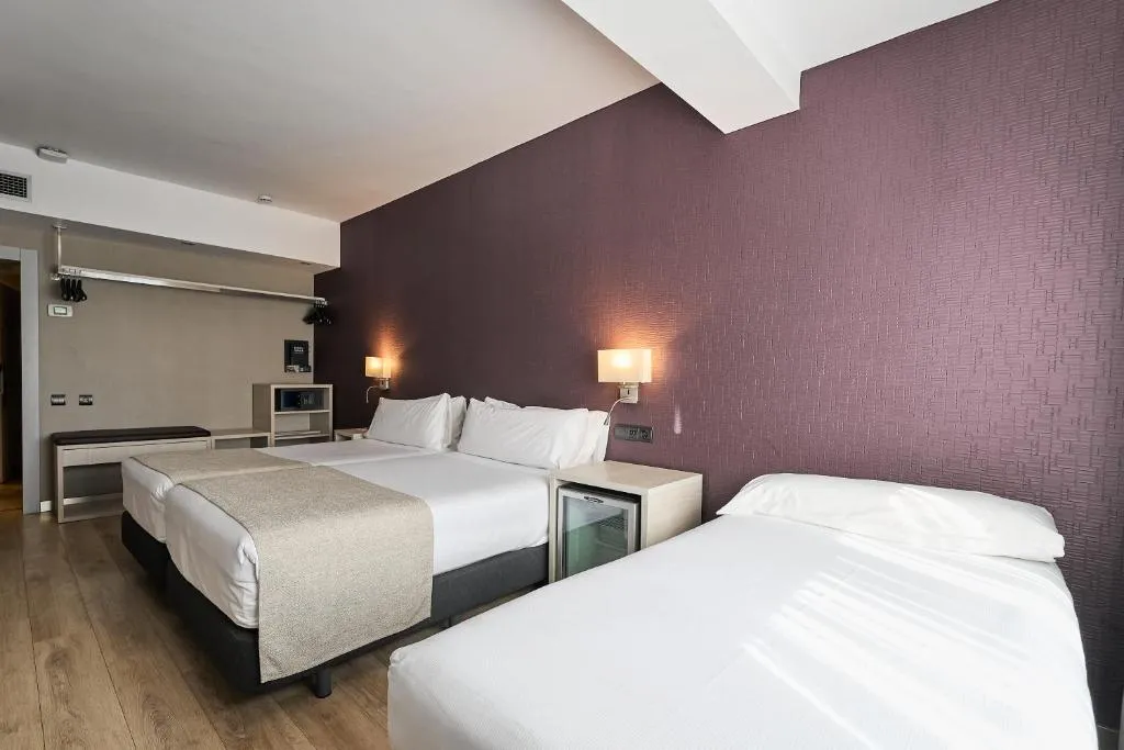 TRIPLE STANDARD Room, Catalonia Atenas, Barcelona
