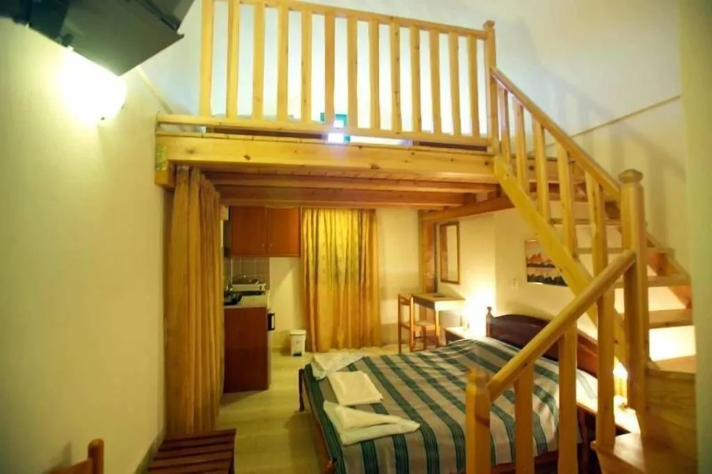 Room, Ifestia, Santorini