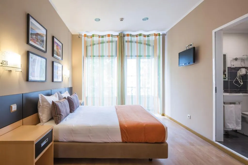 Room, Vila Nova Guesthouse, Lisbon